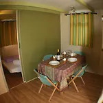 Camping Versilia Mare Κάμπινγκ *